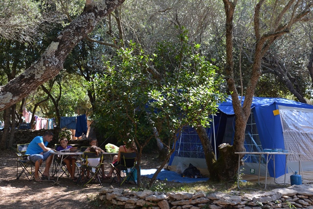 Camping-campingufarniente-service-bonifacio-corse.jpg