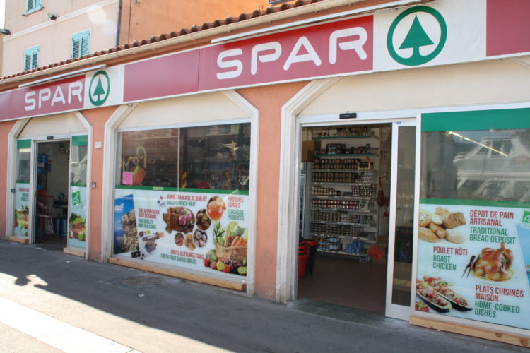 Spar-port-supermarché-course-vitrine-Bonifacio.jpg