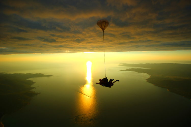 Tandem-ecole-parachutisme-paysages-Corse.jpg