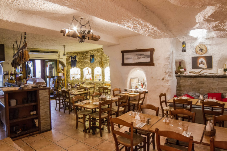 kissing-restaurant-port-corse-cuisine-Corsica.jpg