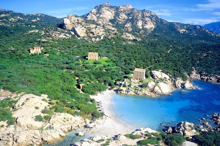 Heli-sud-Corse-corse-plage-Corsica.jpg